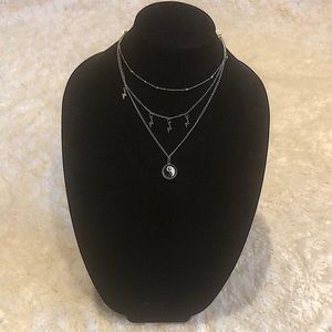 Peace sign necklace layered 🌟